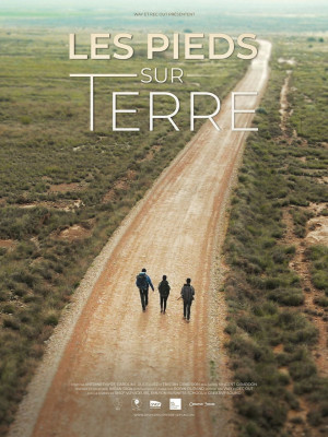 Les pieds sur terre